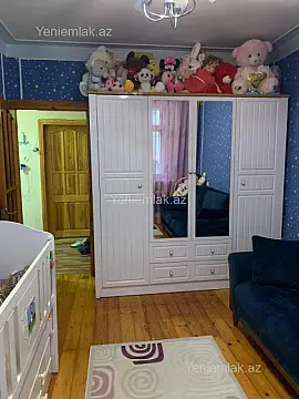 Satılır 4 otaqlı köhnə tikili 110 m²