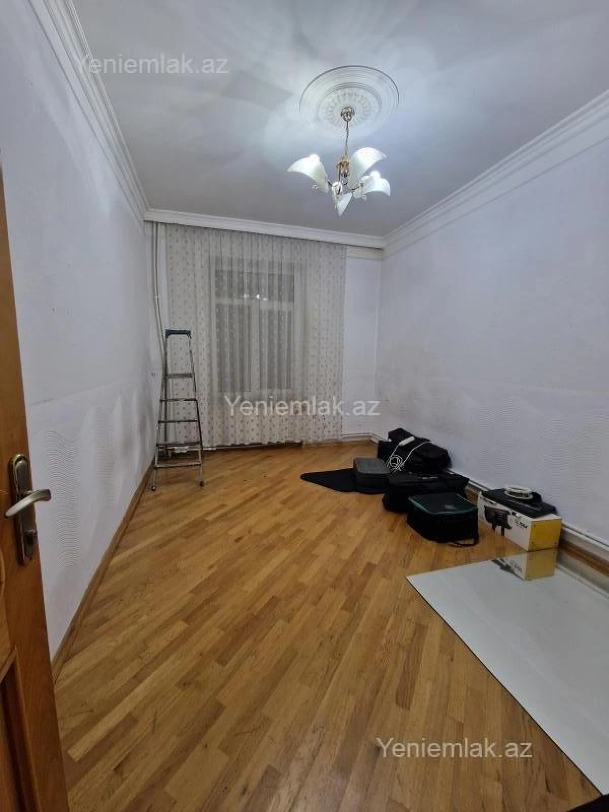 Satılır 3 otaqlı köhnə tikili 82 m²