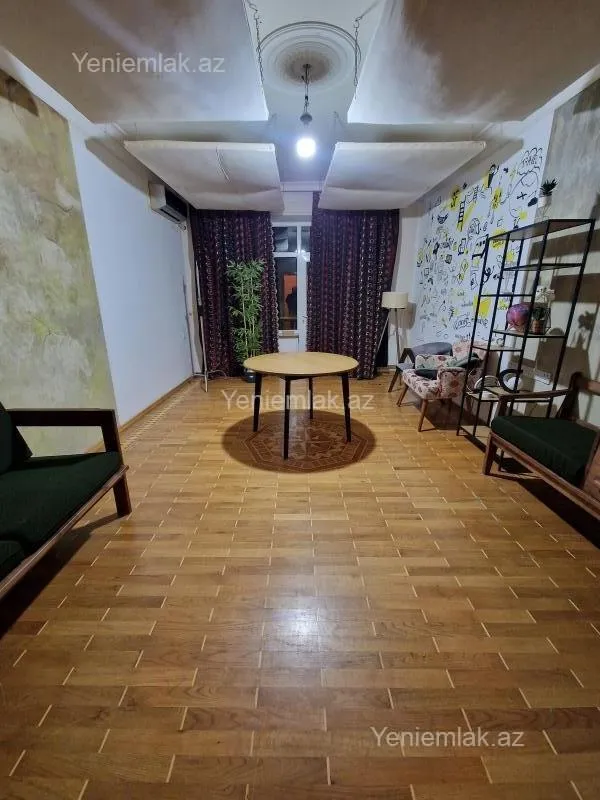 Satılır 3 otaqlı köhnə tikili 82 m²