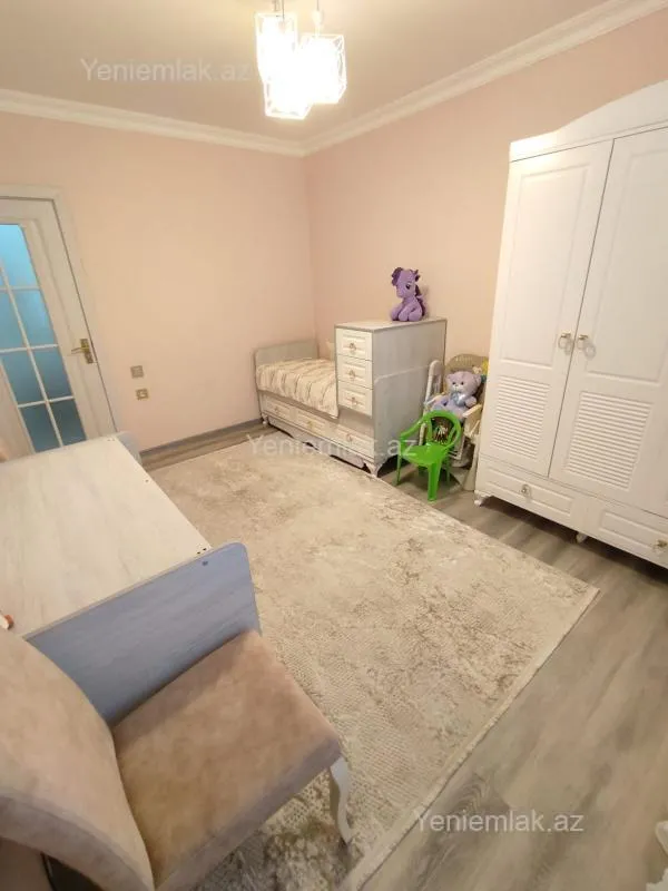 Satılır 5 otaqlı köhnə tikili 112 m²