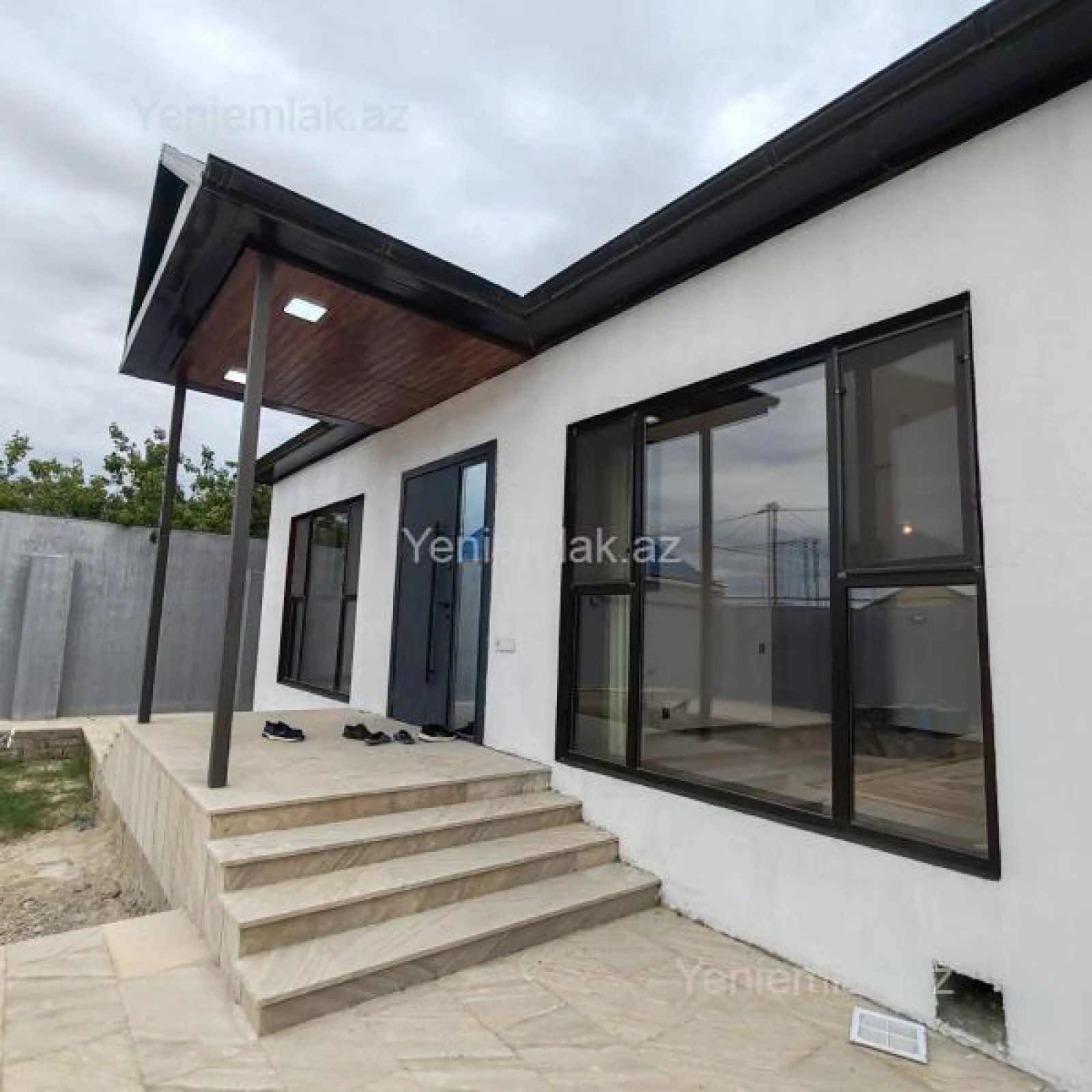 Satılır 4 otaqlı həyət evi 140 m²