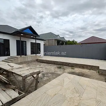 Satılır 4 otaqlı həyət evi 140 m²
