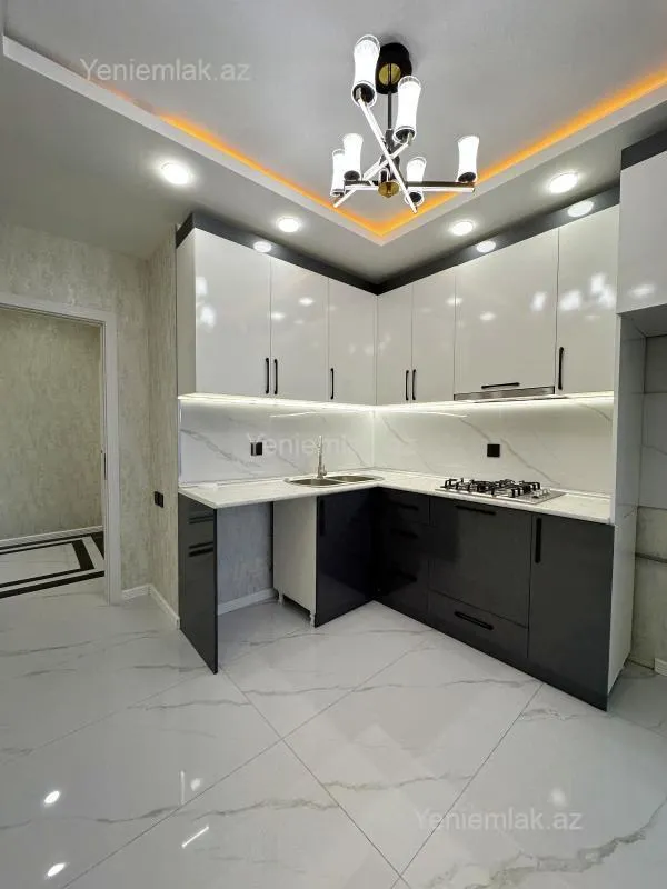 Satılır 3 otaqlı köhnə tikili 90 m²