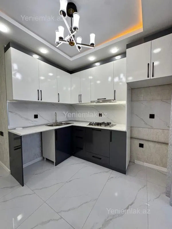 Satılır 3 otaqlı köhnə tikili 90 m²
