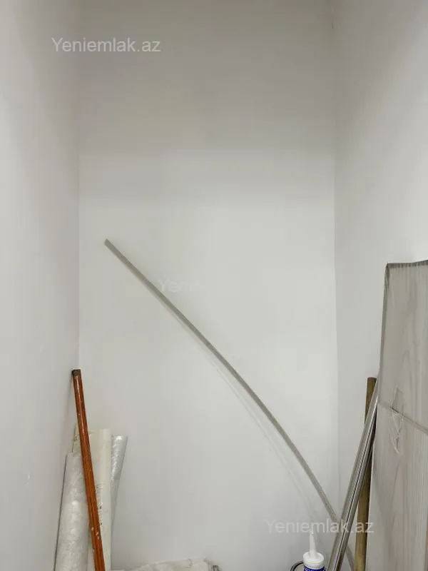 Satılır 3 otaqlı köhnə tikili 90 m²