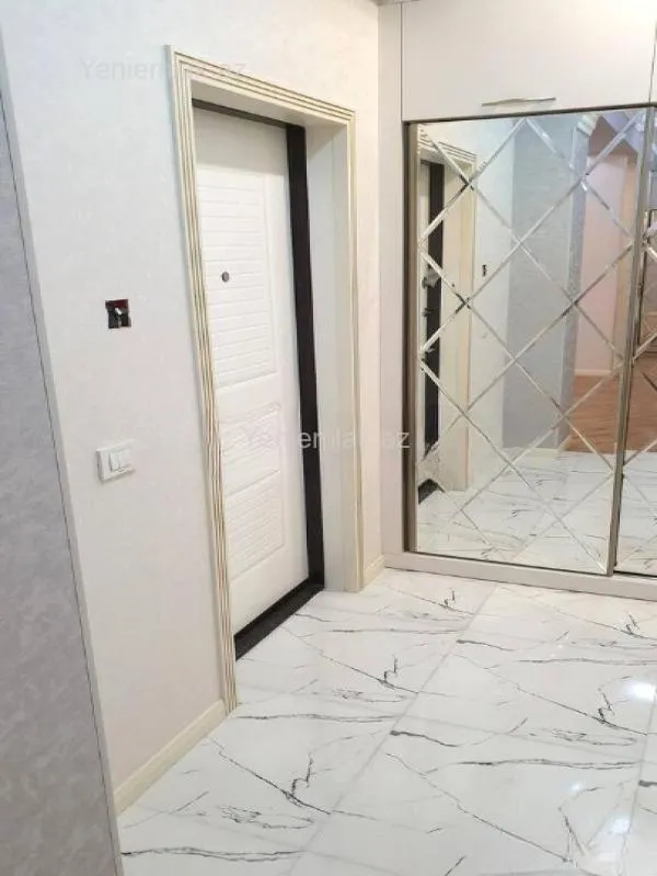 Satılır 3 otaqlı yeni tikili 100 m²