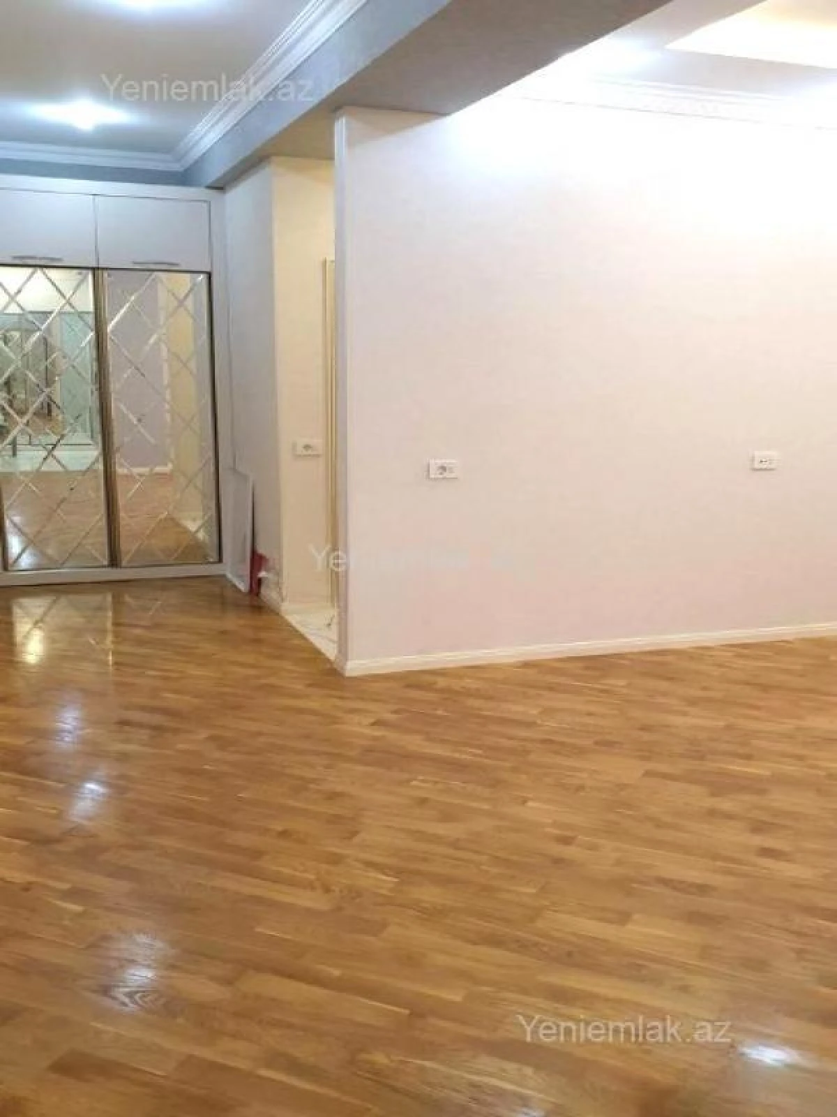Satılır 3 otaqlı yeni tikili 100 m²
