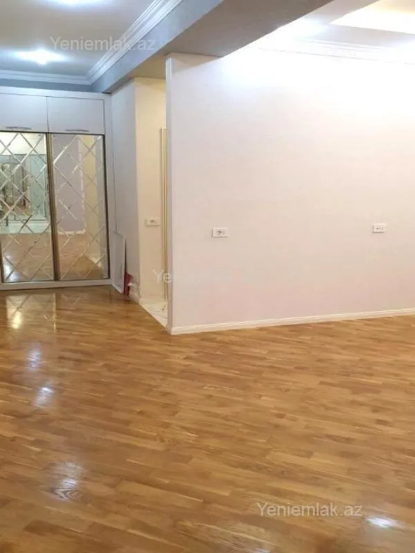 Satılır 3 otaqlı yeni tikili 100 m²