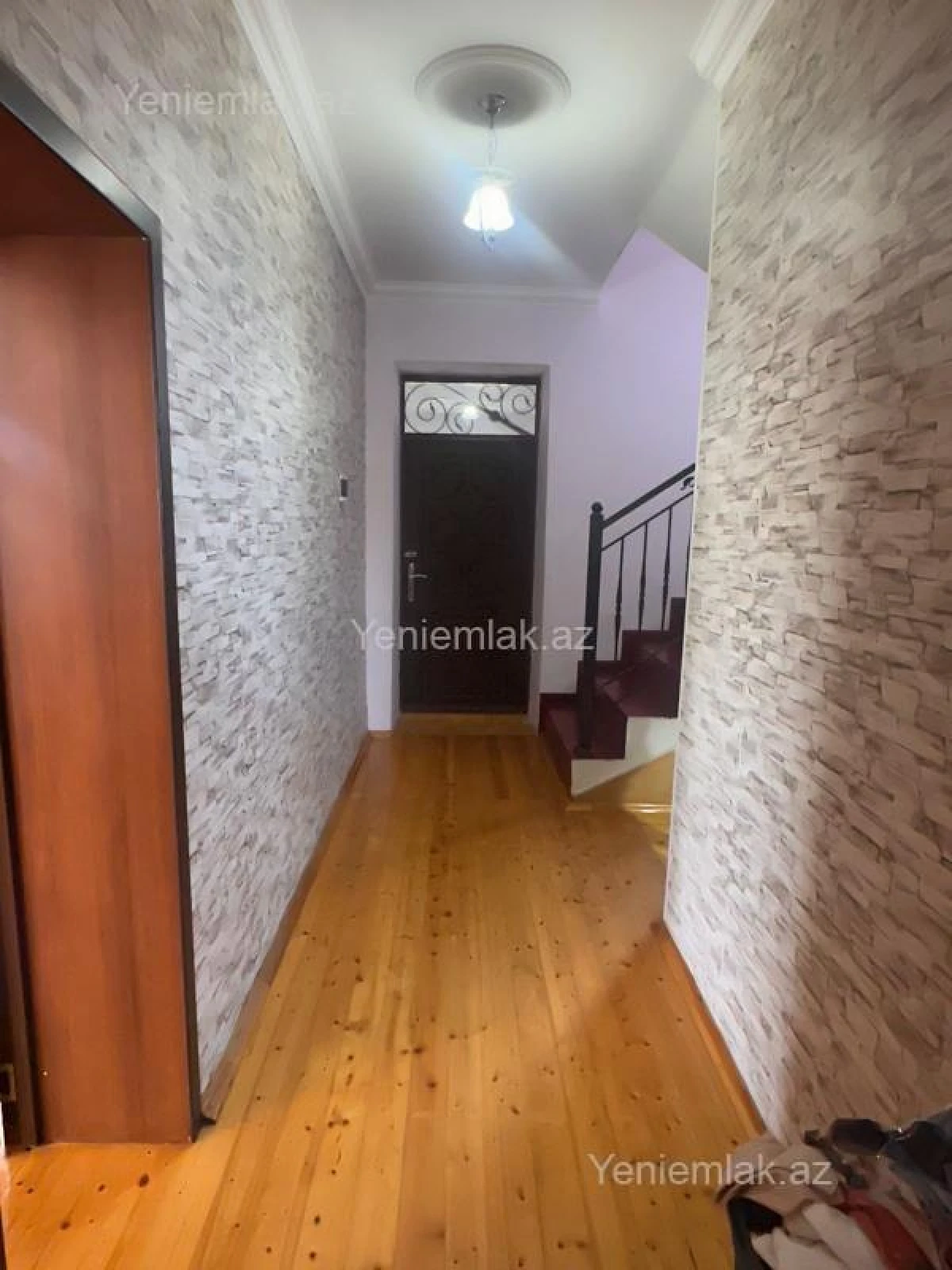 Satılır 4 otaqlı həyət evi 200 m²