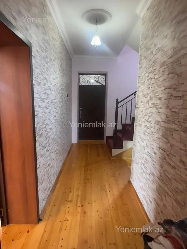 Satılır 4 otaqlı həyət evi 200 m²