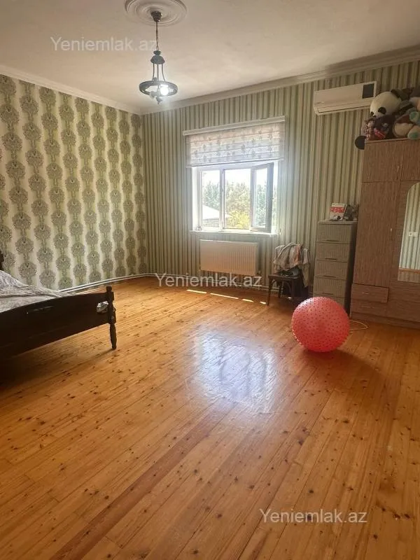 Satılır 4 otaqlı həyət evi 200 m²