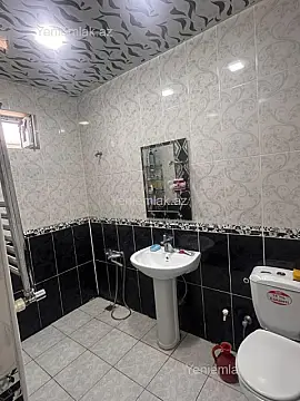 Satılır 4 otaqlı həyət evi 200 m²