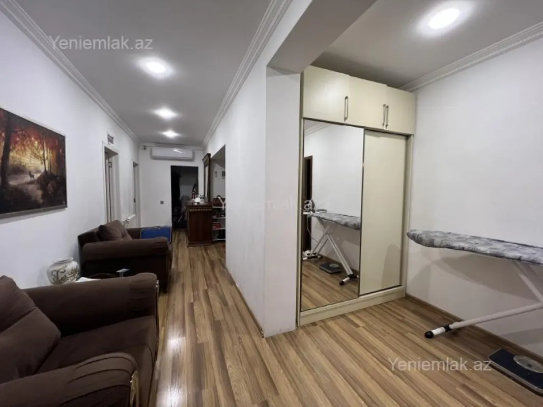 Satılır 3 otaqlı yeni tikili 130 m²