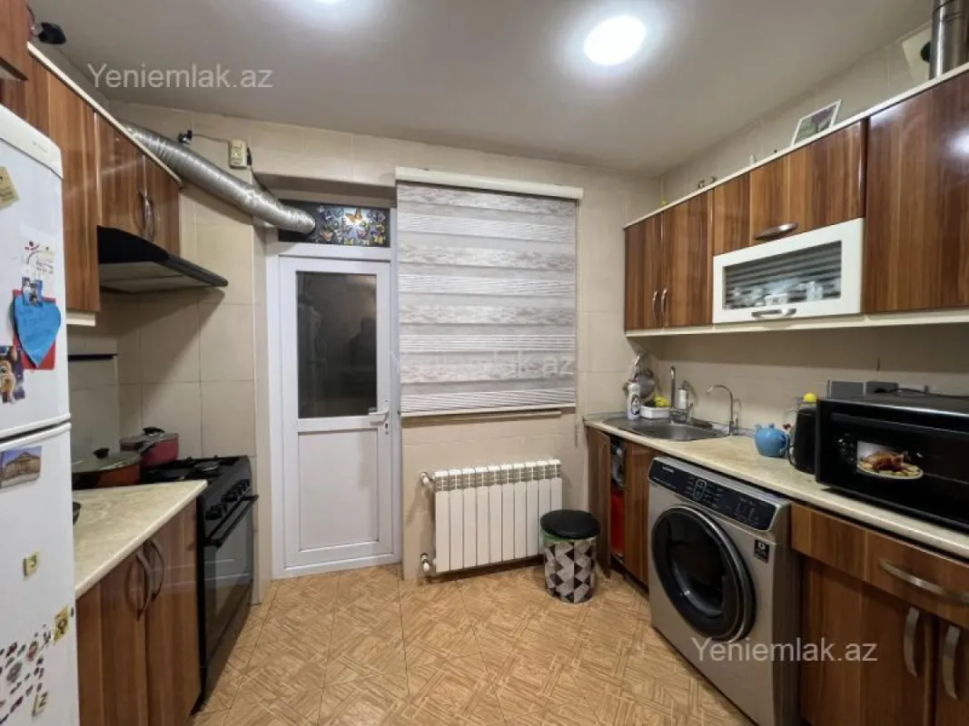 Satılır 3 otaqlı yeni tikili 130 m²