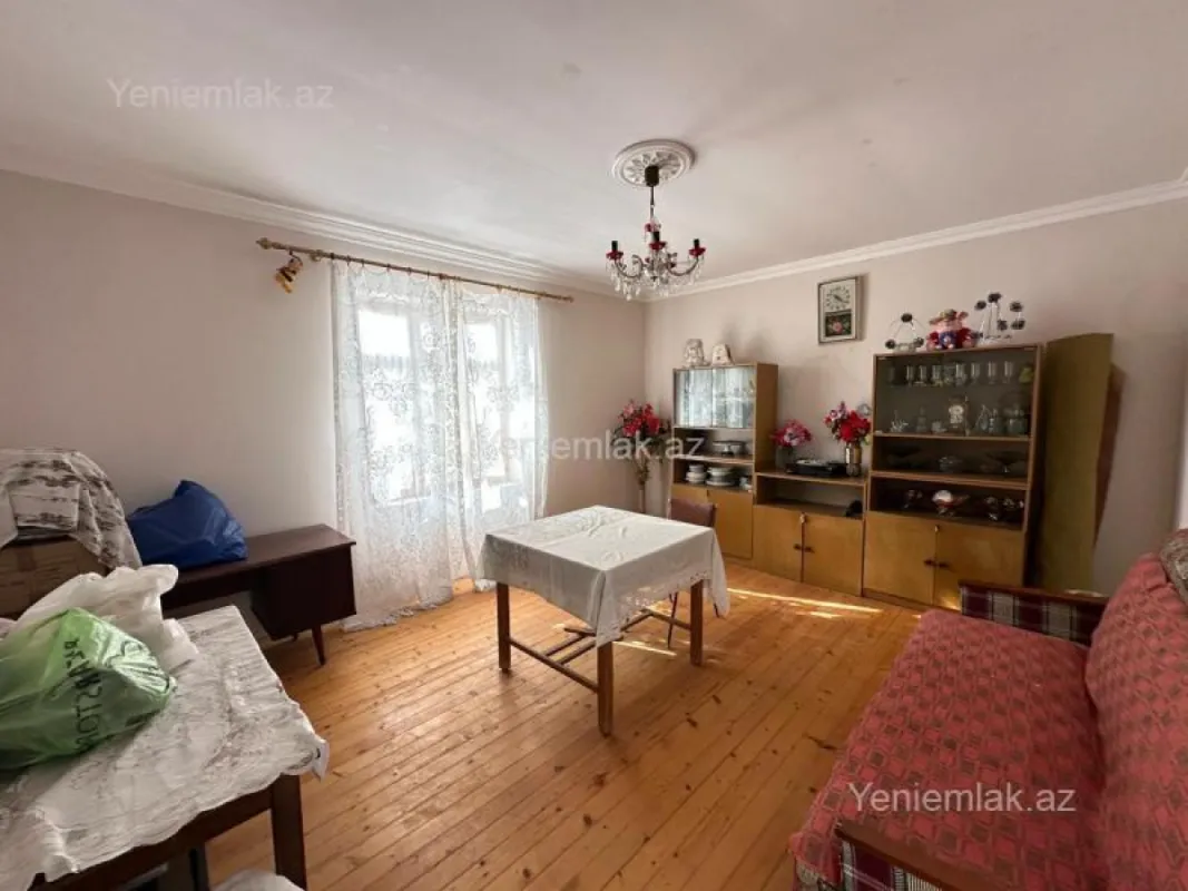 Satılır 5 otaqlı həyət evi 150 m²