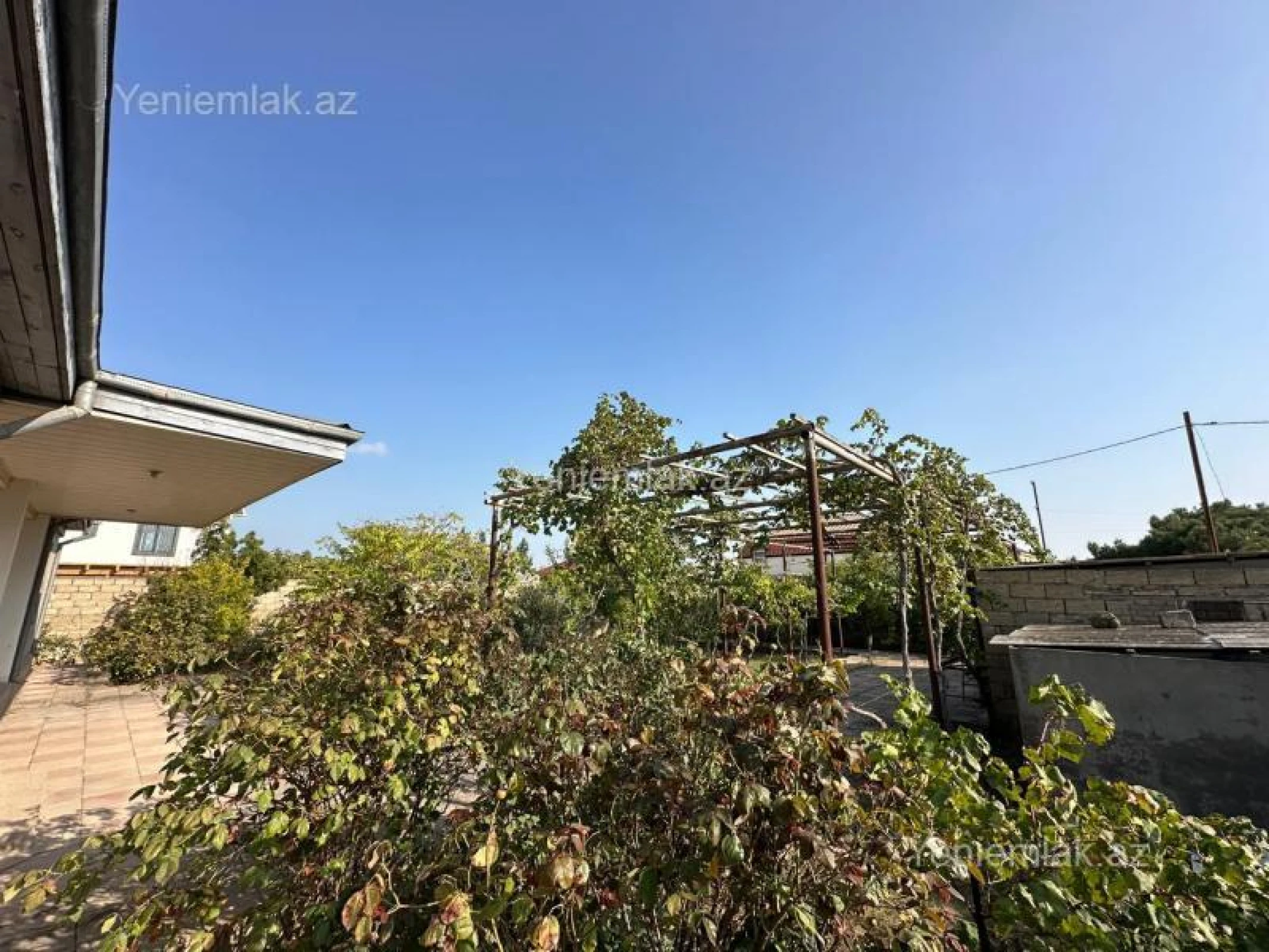 Satılır 5 otaqlı həyət evi 150 m²