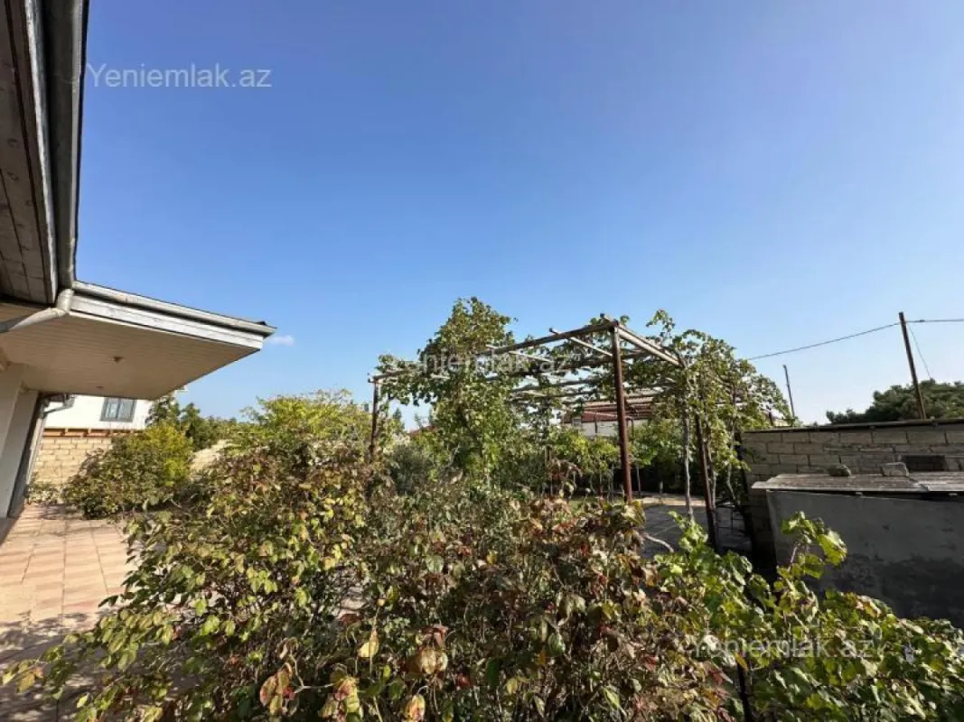 Satılır 5 otaqlı həyət evi 150 m²