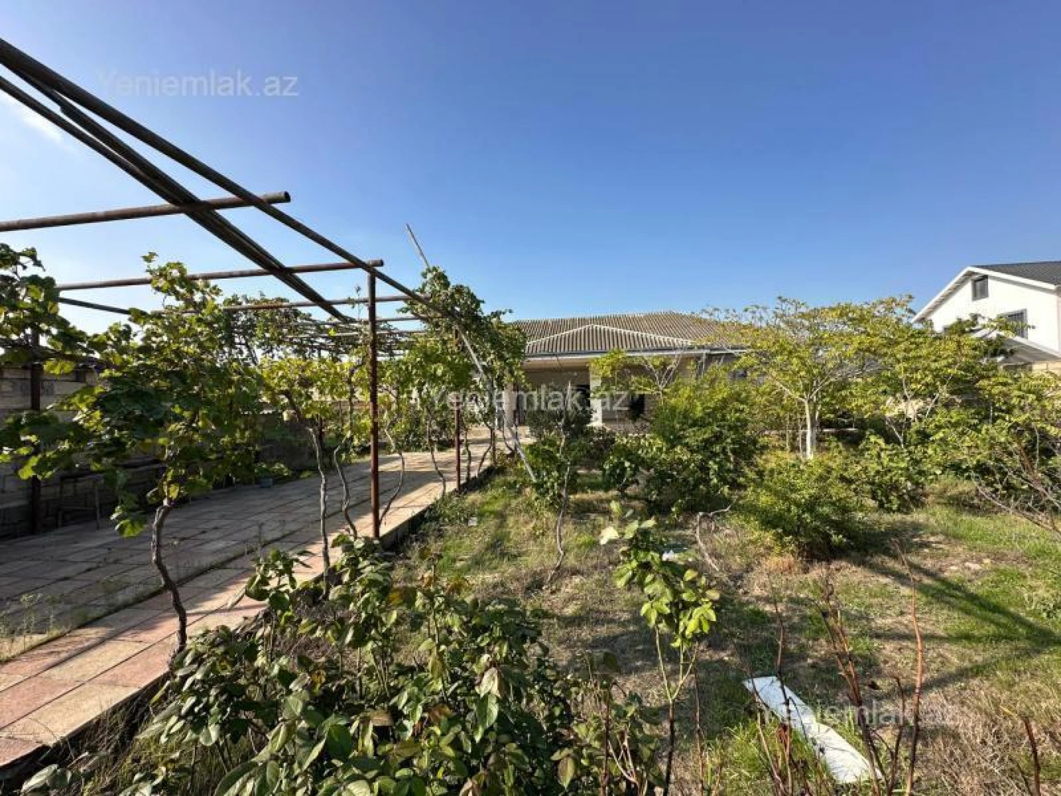 Satılır 5 otaqlı həyət evi 150 m²