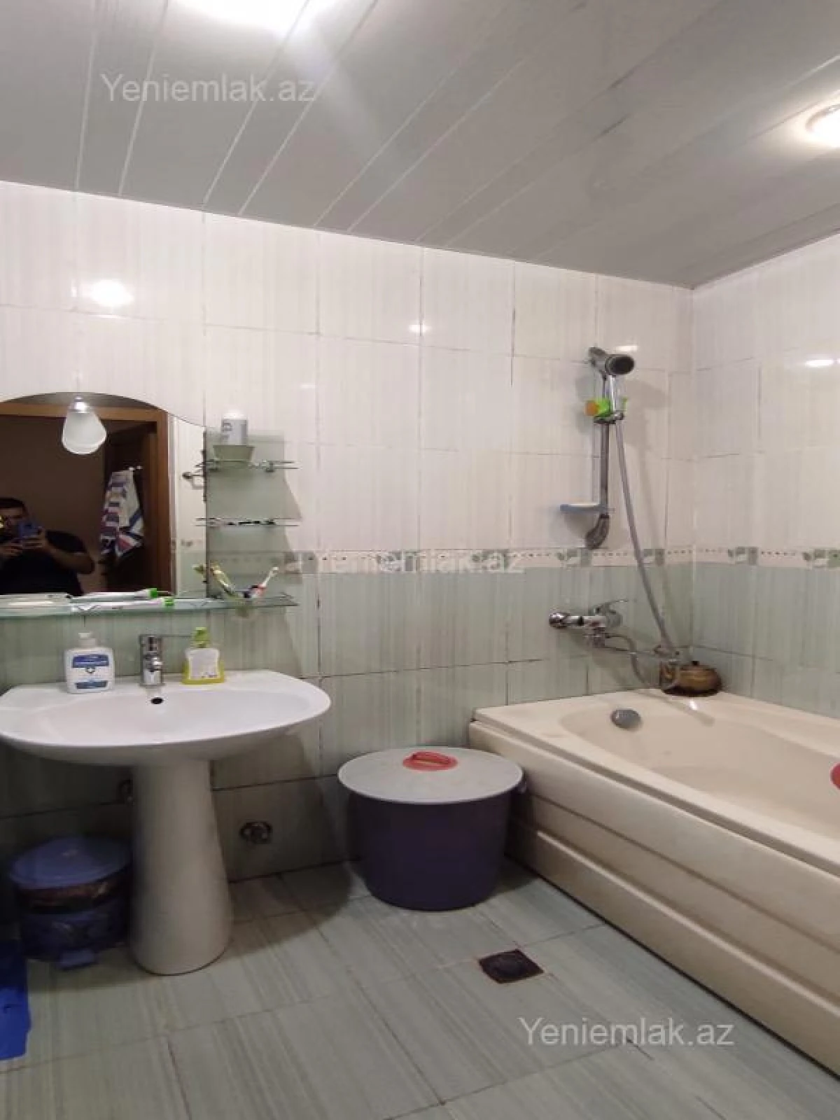 Satılır 4 otaqlı köhnə tikili 90 m²