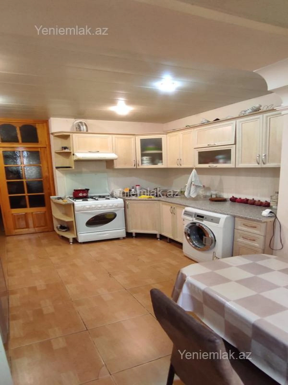 Satılır 4 otaqlı köhnə tikili 90 m²