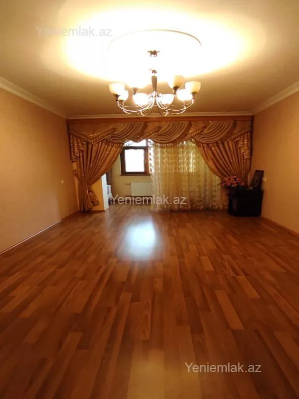 Satılır 4 otaqlı köhnə tikili 90 m²