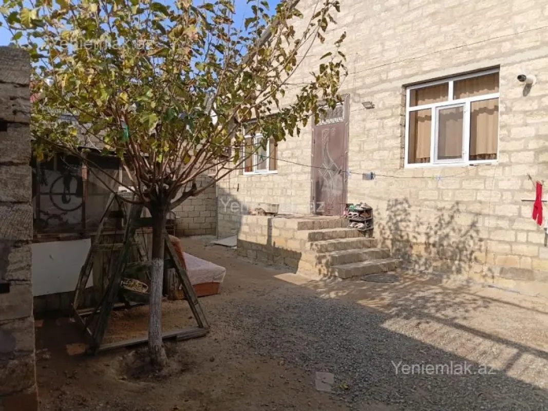 Satılır 3 otaqlı həyət evi 100 m²