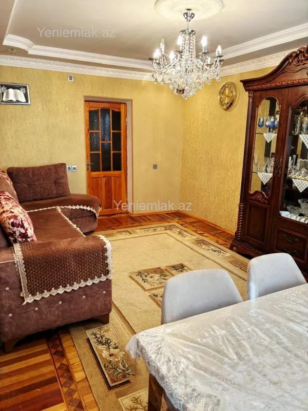 Satılır 4 otaqlı köhnə tikili 85 m²