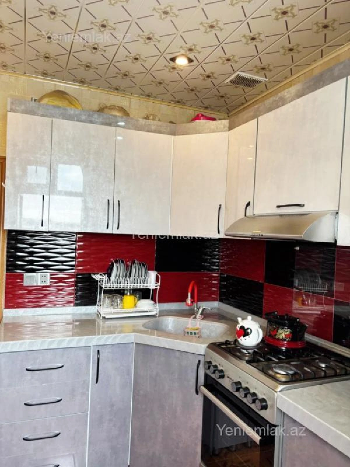 Satılır 4 otaqlı köhnə tikili 85 m²