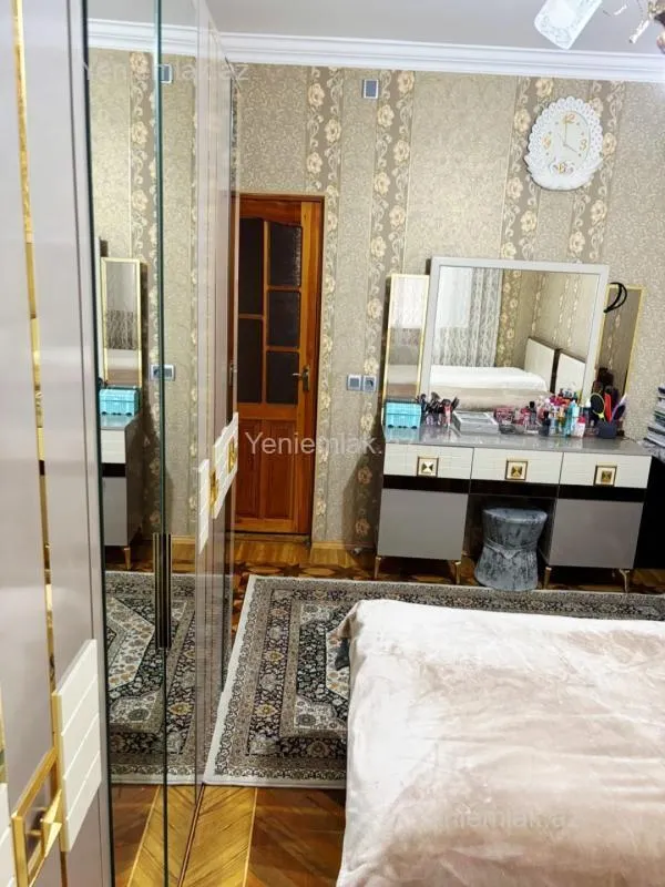 Satılır 4 otaqlı köhnə tikili 85 m²