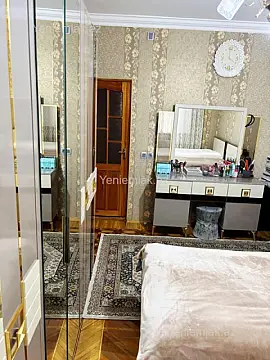 Satılır 4 otaqlı köhnə tikili 85 m²