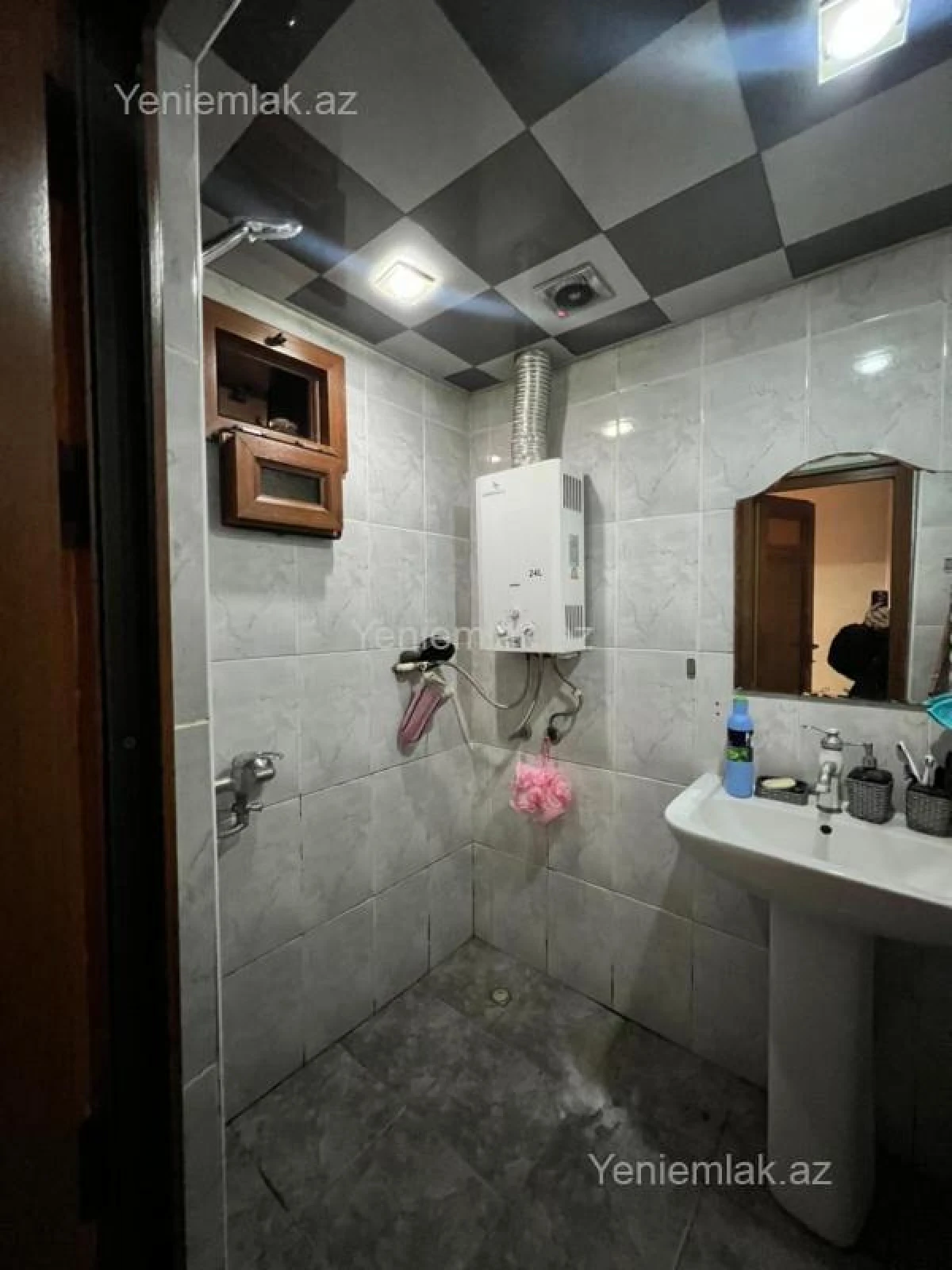Satılır 2 otaqlı köhnə tikili 55 m²