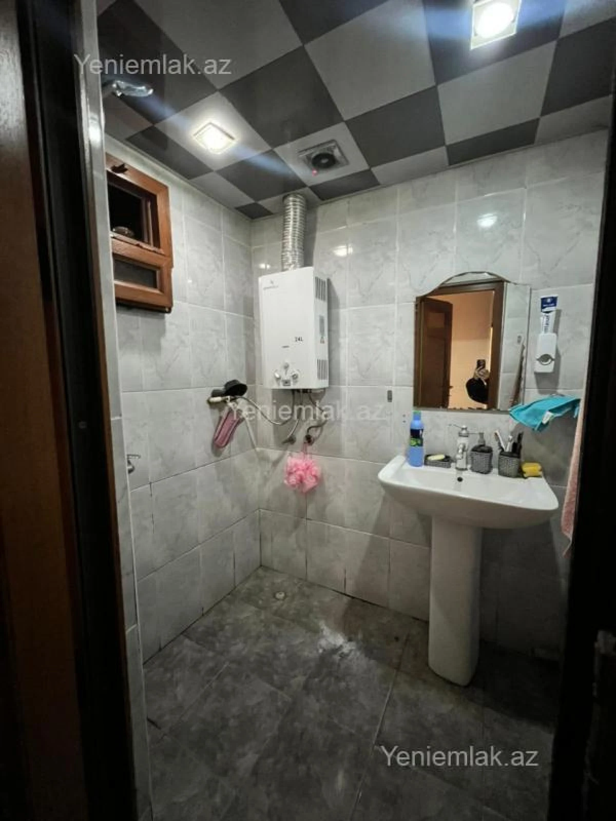 Satılır 2 otaqlı köhnə tikili 55 m²