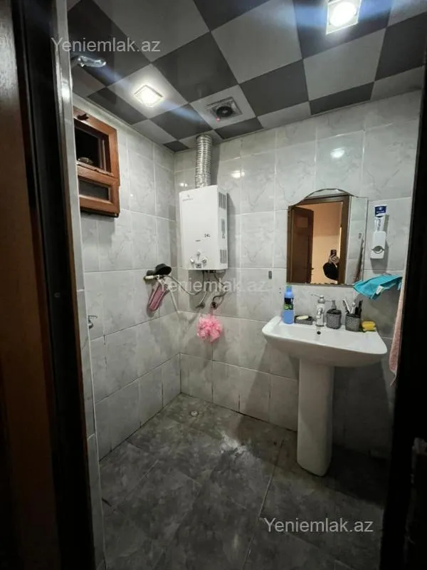 Satılır 2 otaqlı köhnə tikili 55 m²