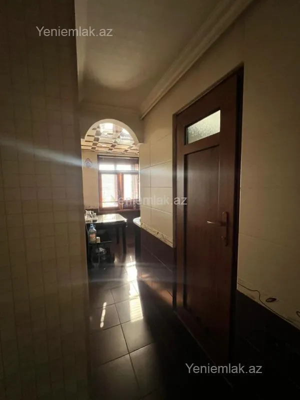 Satılır 2 otaqlı köhnə tikili 55 m²