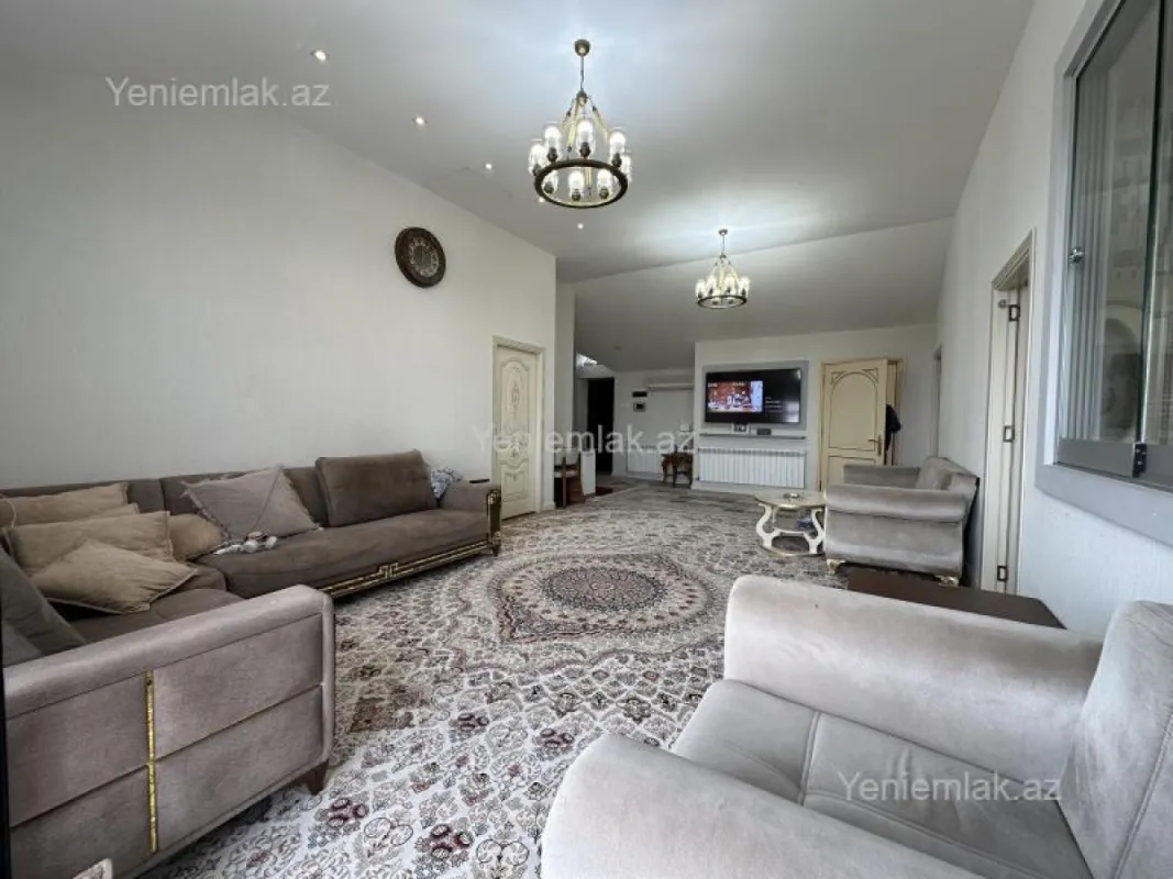 Satılır 7 otaqlı həyət evi 400 m²