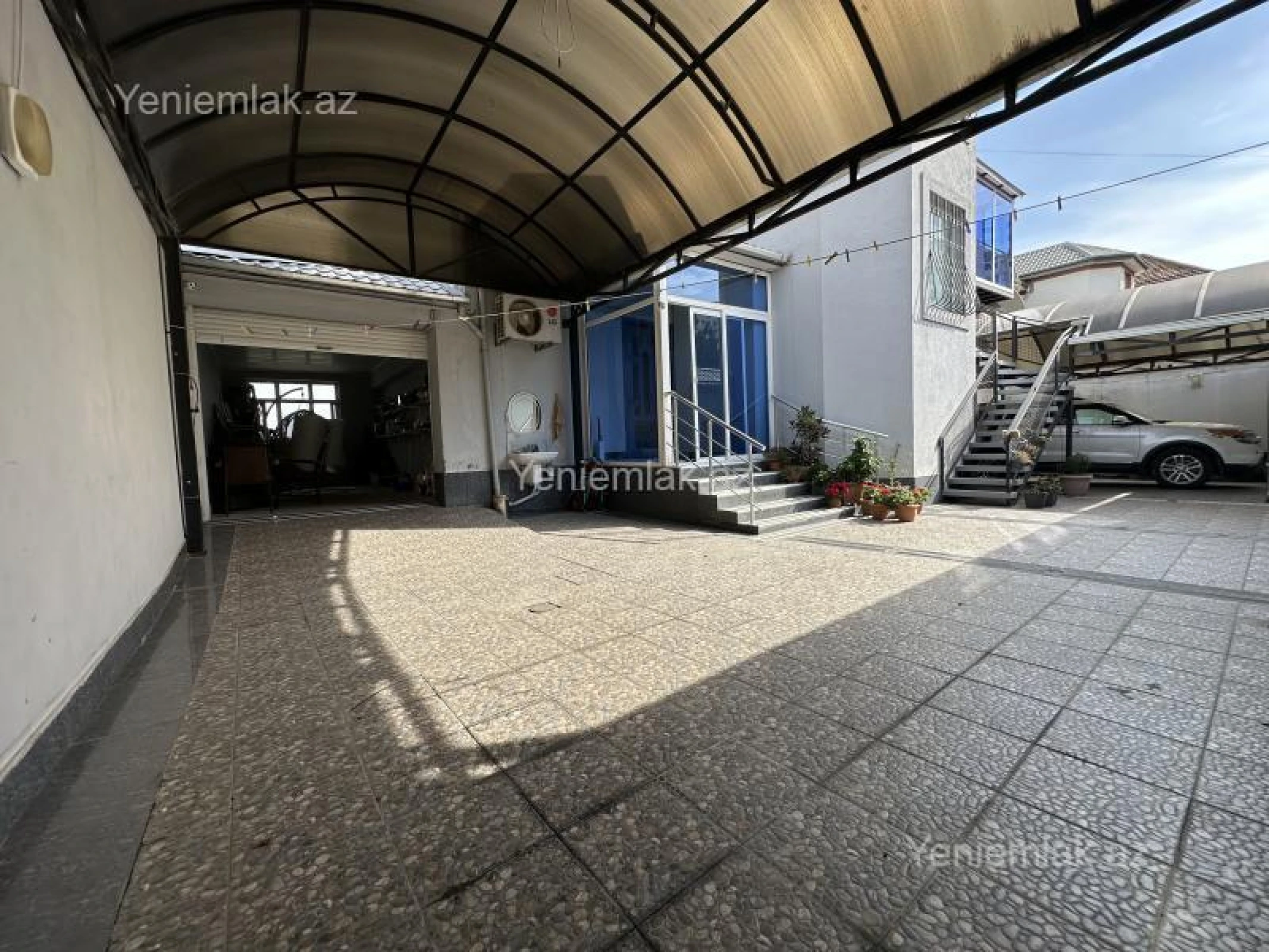 Satılır 7 otaqlı həyət evi 400 m²