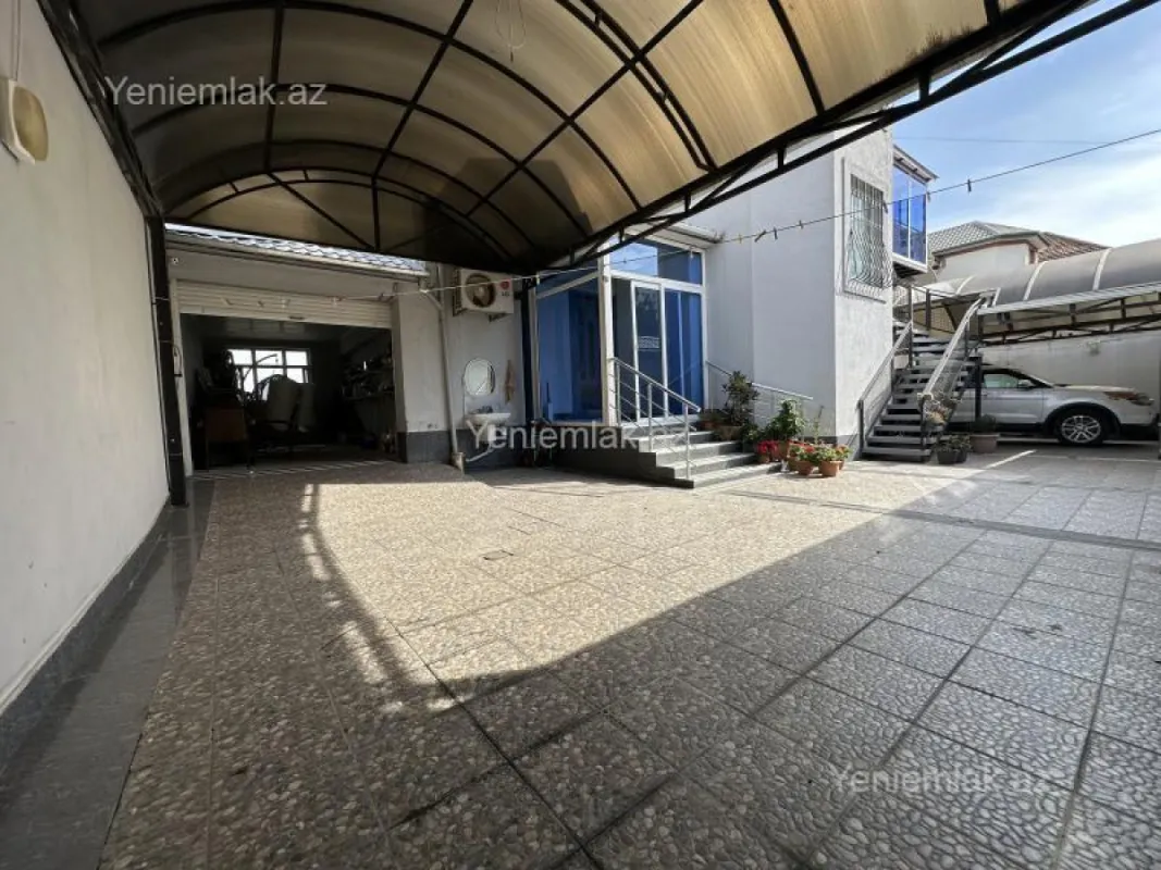 Satılır 7 otaqlı həyət evi 400 m²