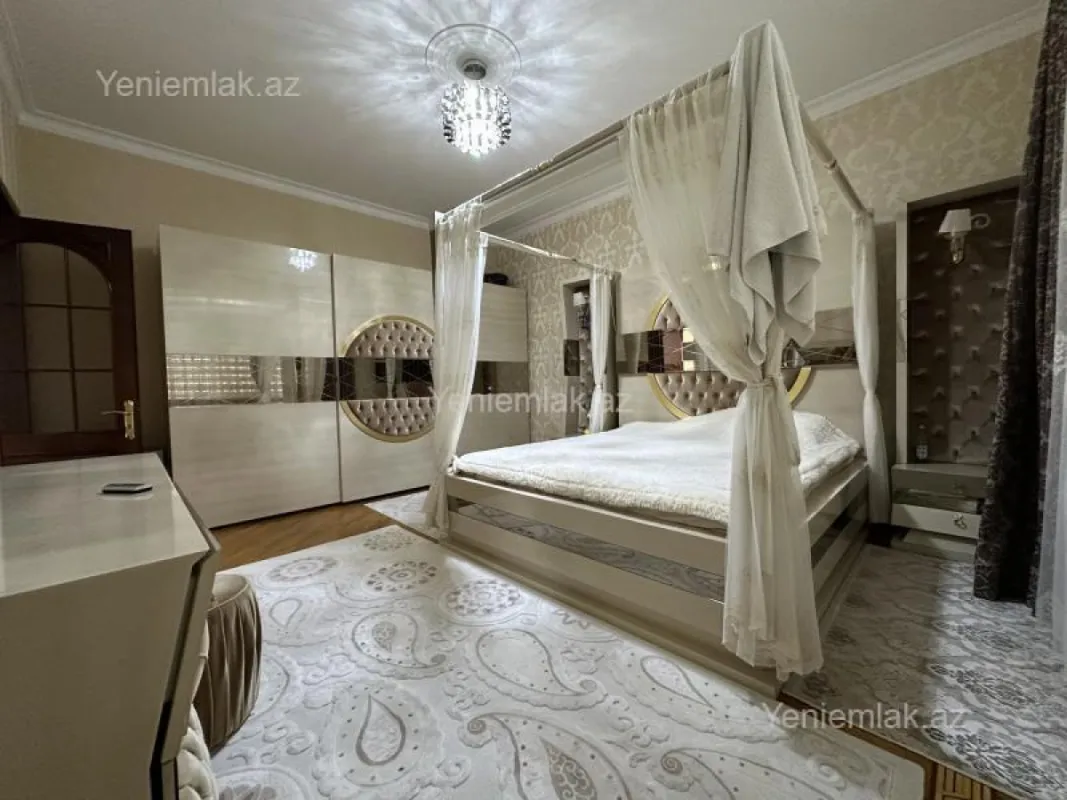 Satılır 7 otaqlı həyət evi 400 m²