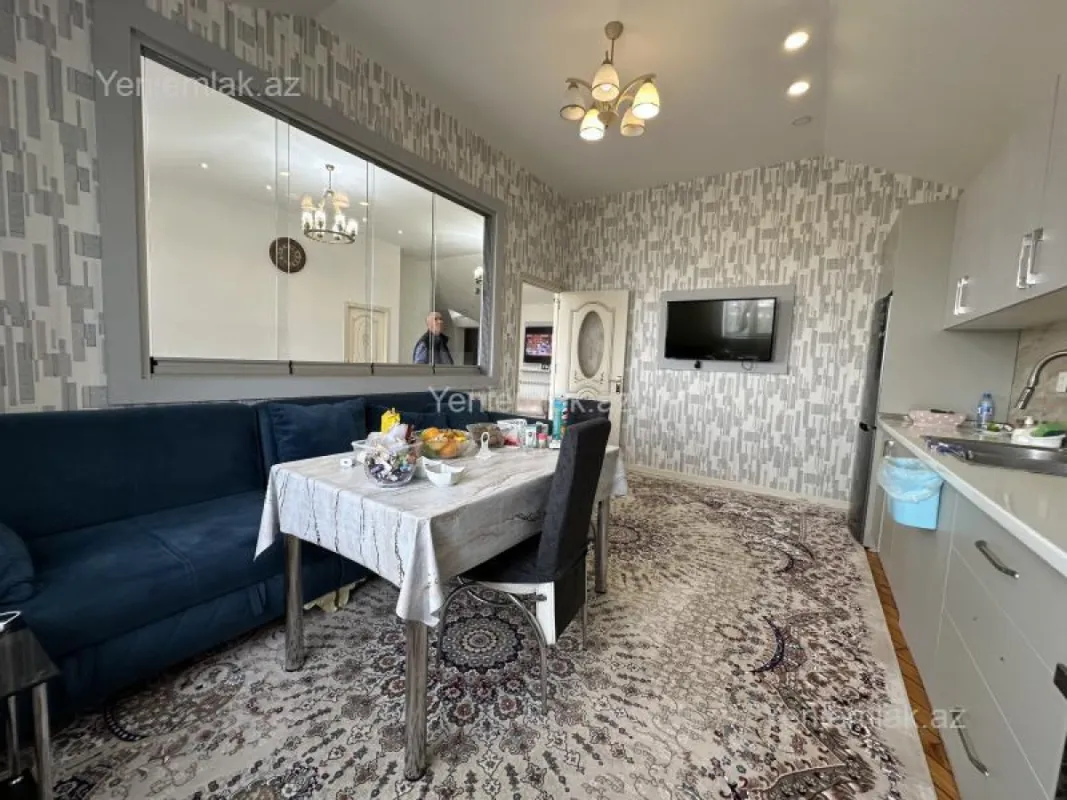 Satılır 7 otaqlı həyət evi 400 m²