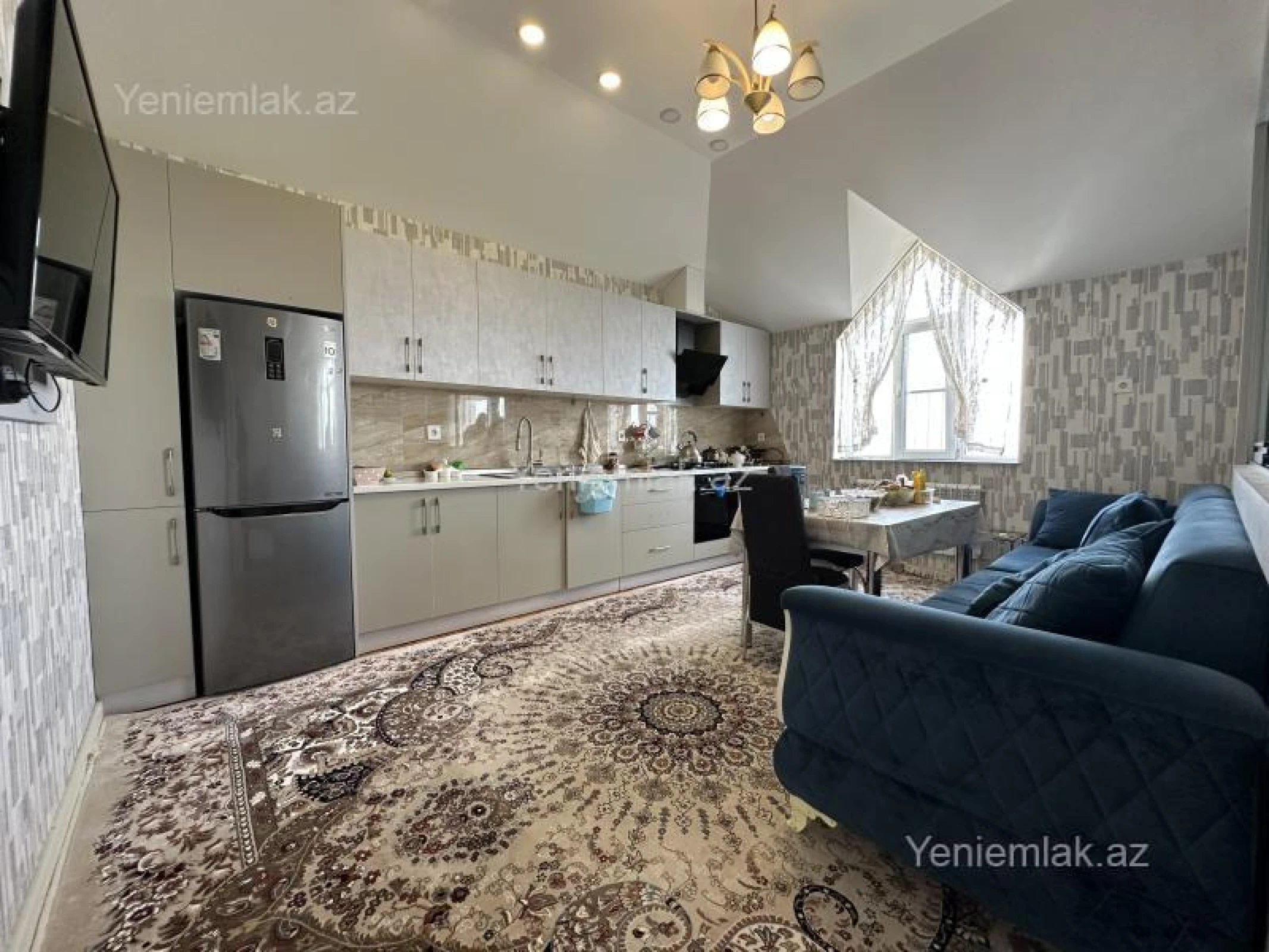 Satılır 7 otaqlı həyət evi 400 m²