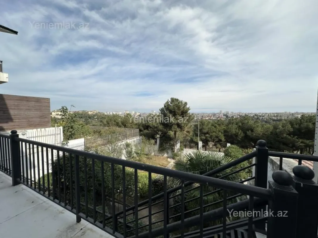 Satılır 7 otaqlı həyət evi 400 m²