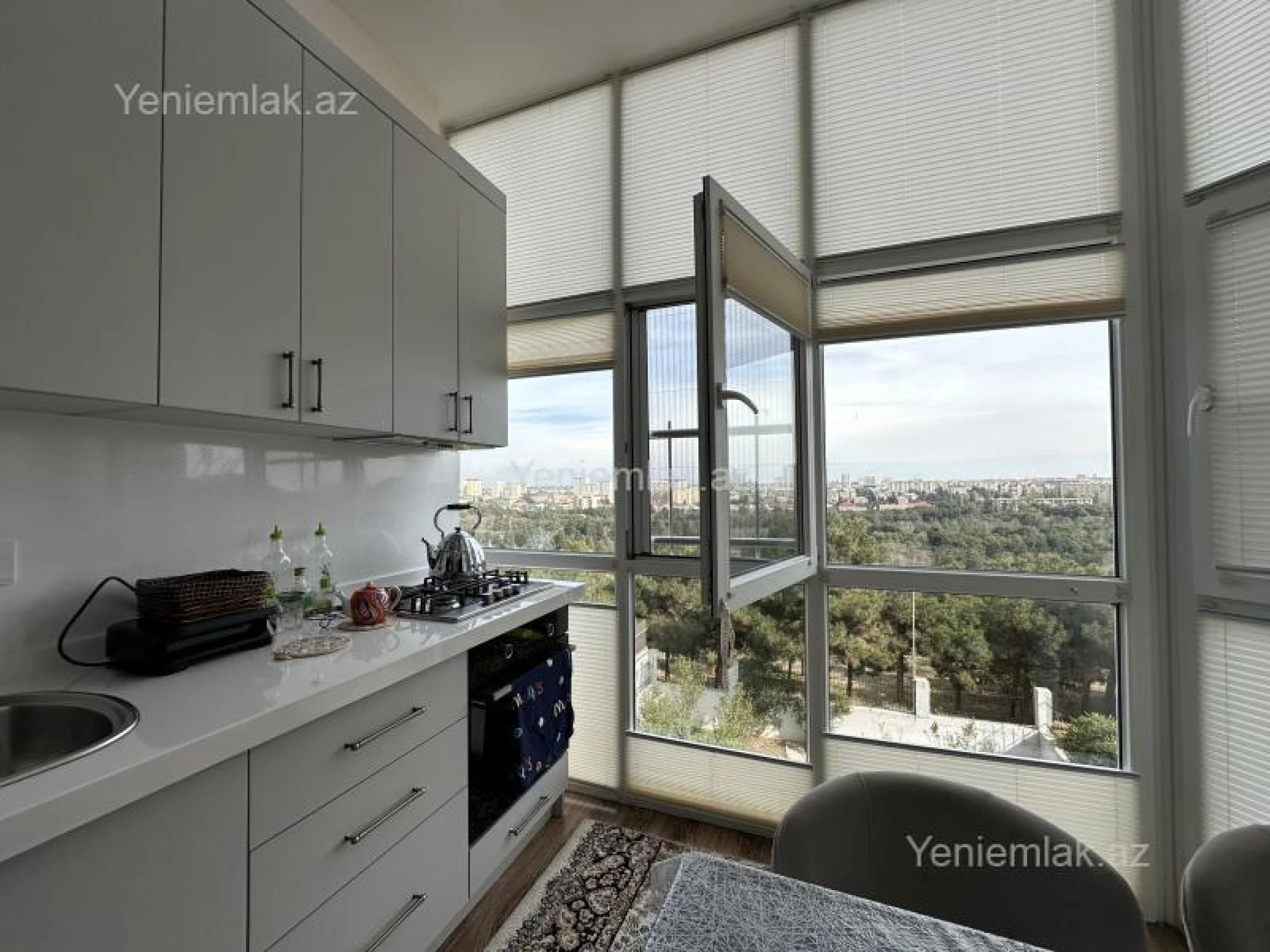 Satılır 7 otaqlı həyət evi 400 m²