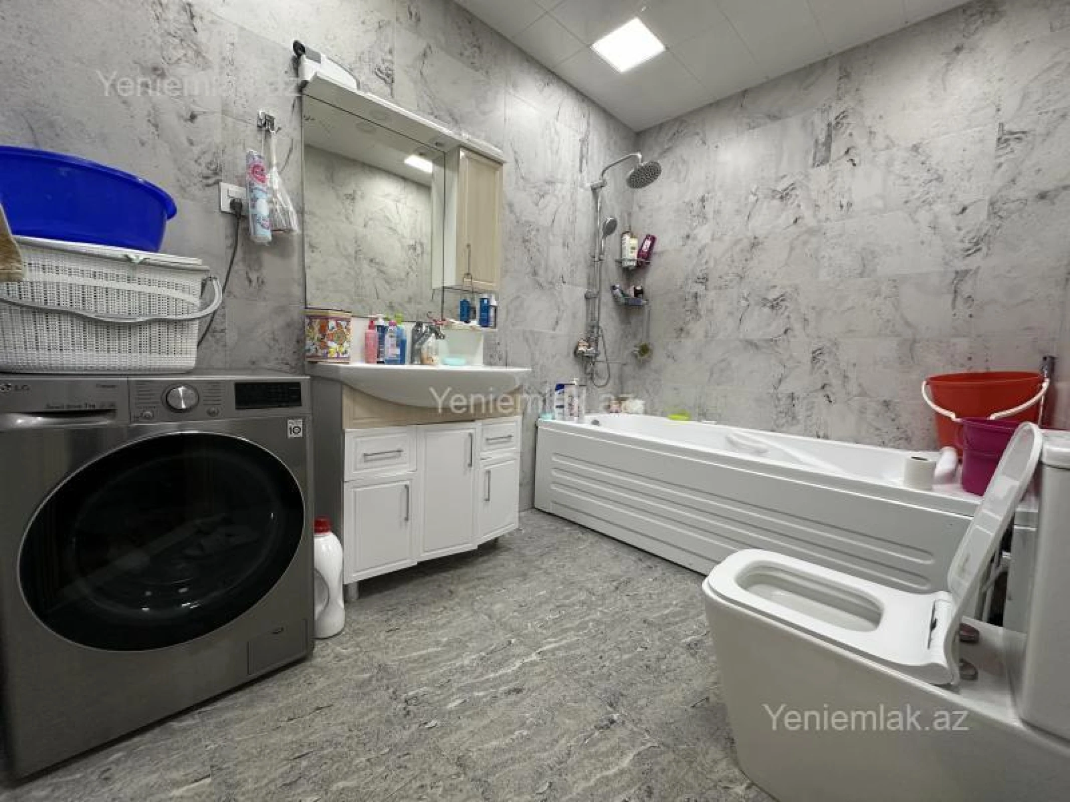 Satılır 7 otaqlı həyət evi 400 m²