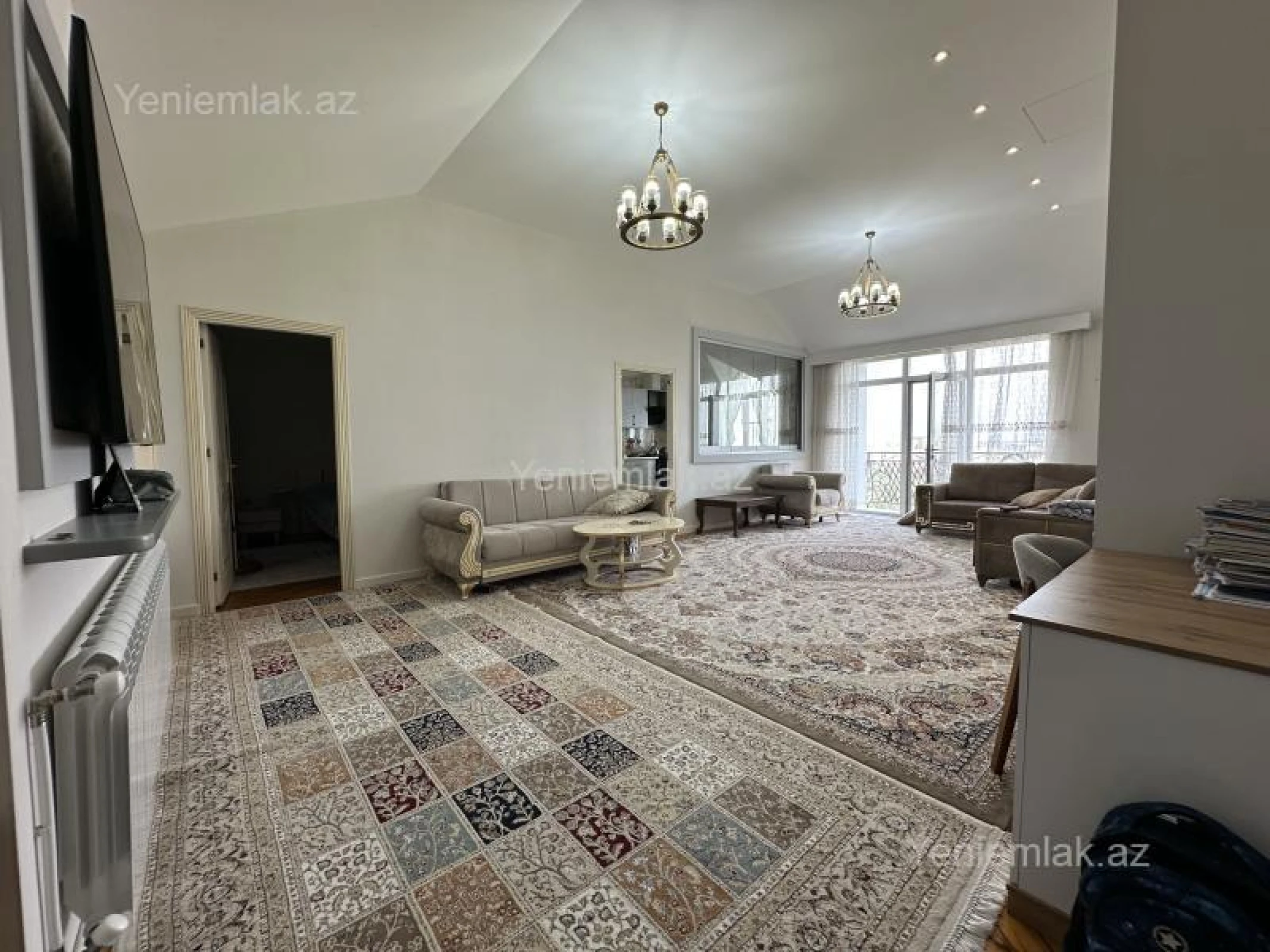 Satılır 7 otaqlı həyət evi 400 m²