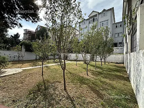 Satılır 7 otaqlı həyət evi 400 m²