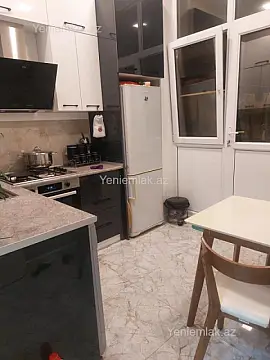 Satılır 2 otaqlı köhnə tikili 60 m²