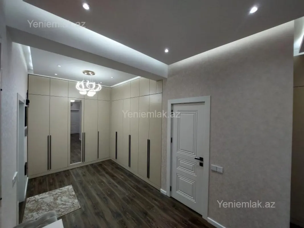 Satılır 3 otaqlı yeni tikili 125 m²