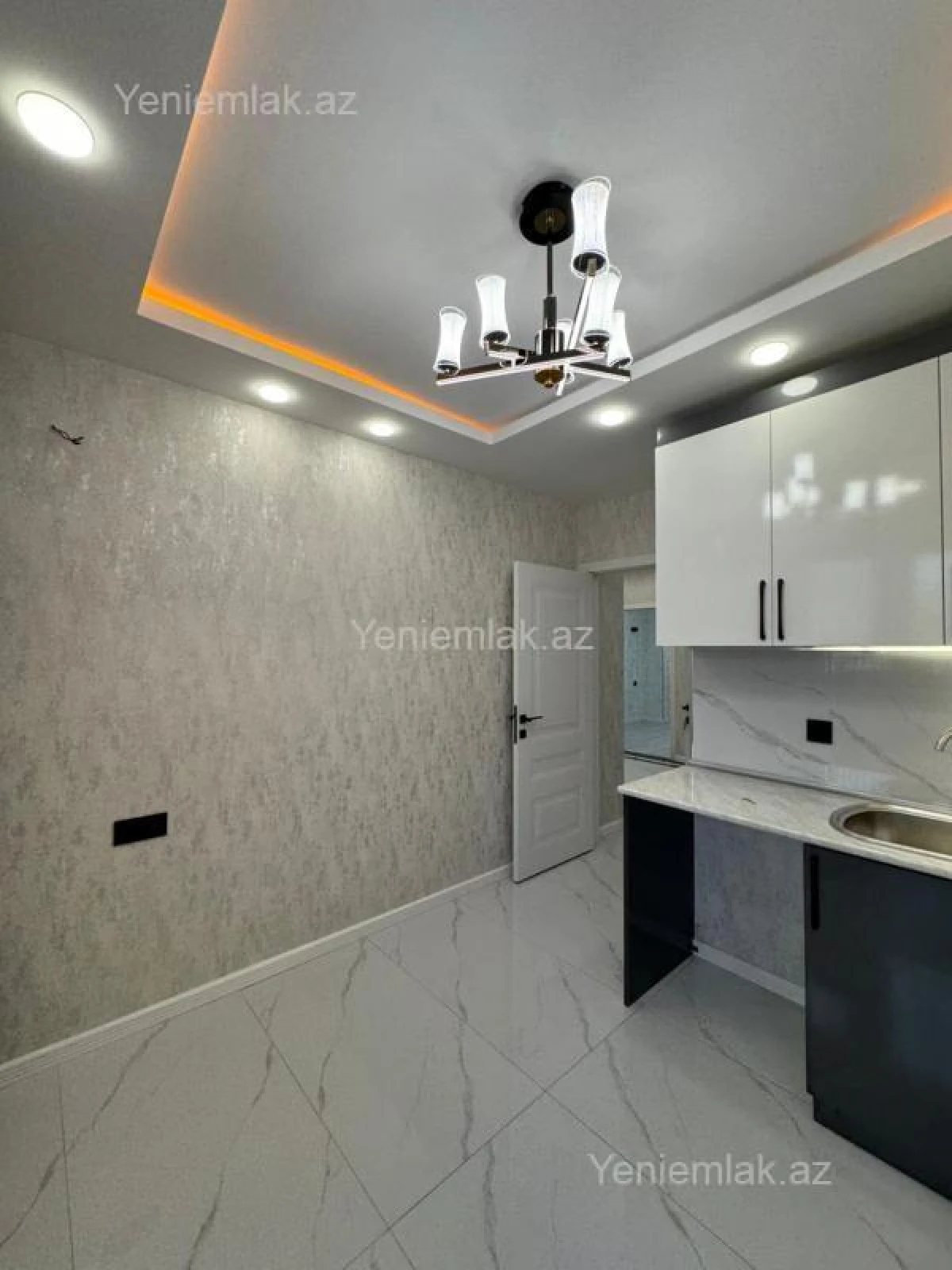 Satılır 3 otaqlı köhnə tikili 80 m²
