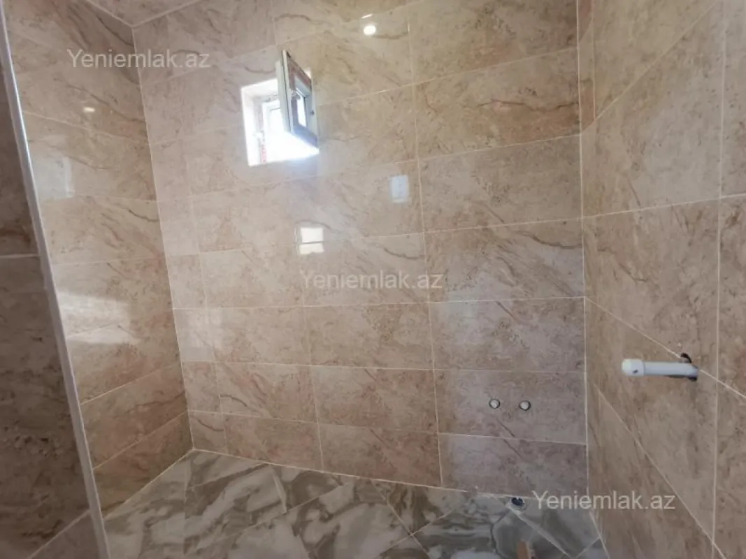 Satılır 4 otaqlı həyət evi 121 m²