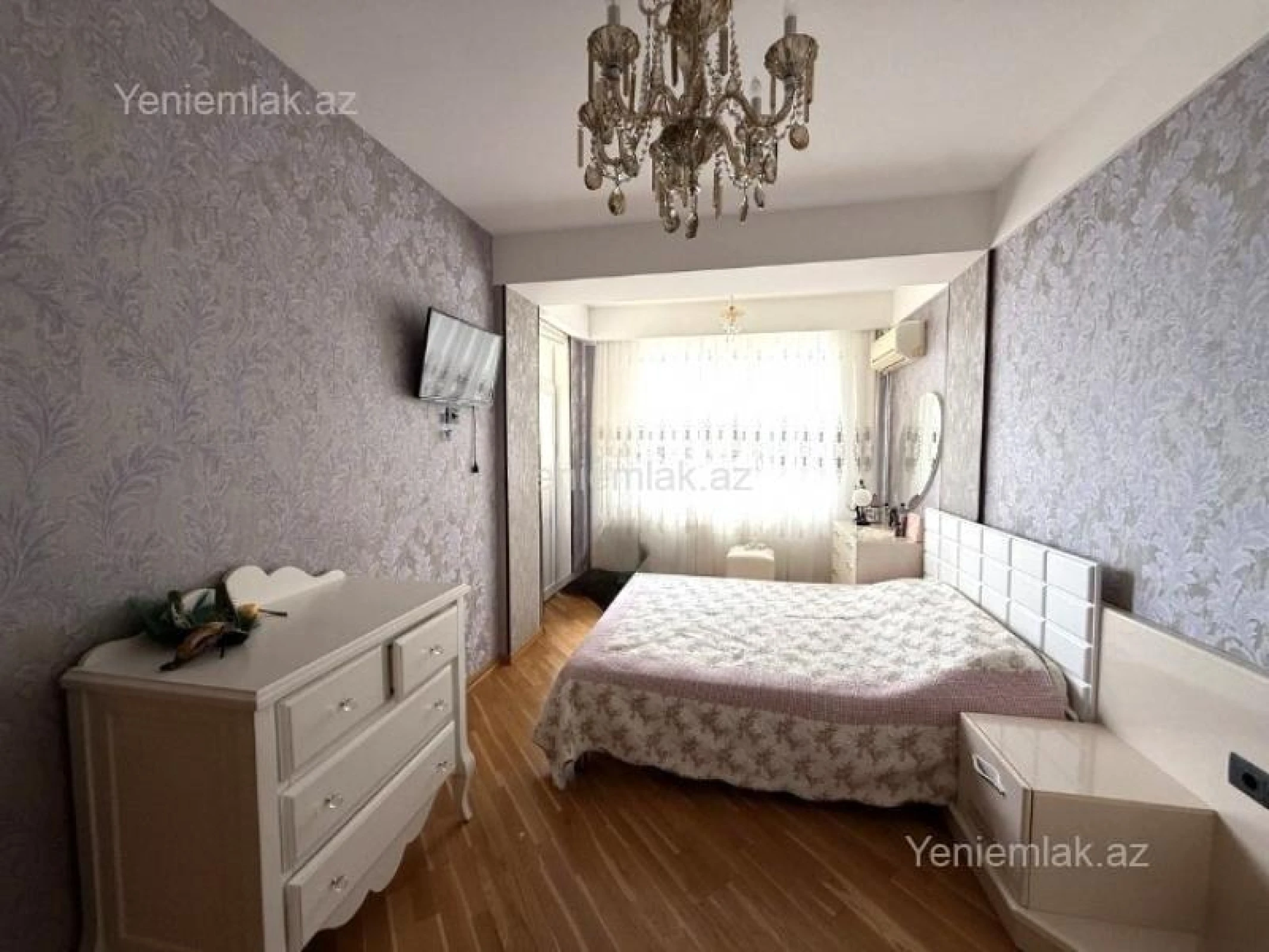 Satılır 3 otaqlı yeni tikili 130 m²